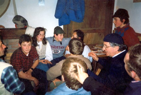 padre Luciano con i ragazzi